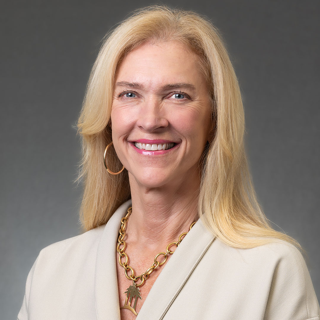 Mimi Dossett headshot.